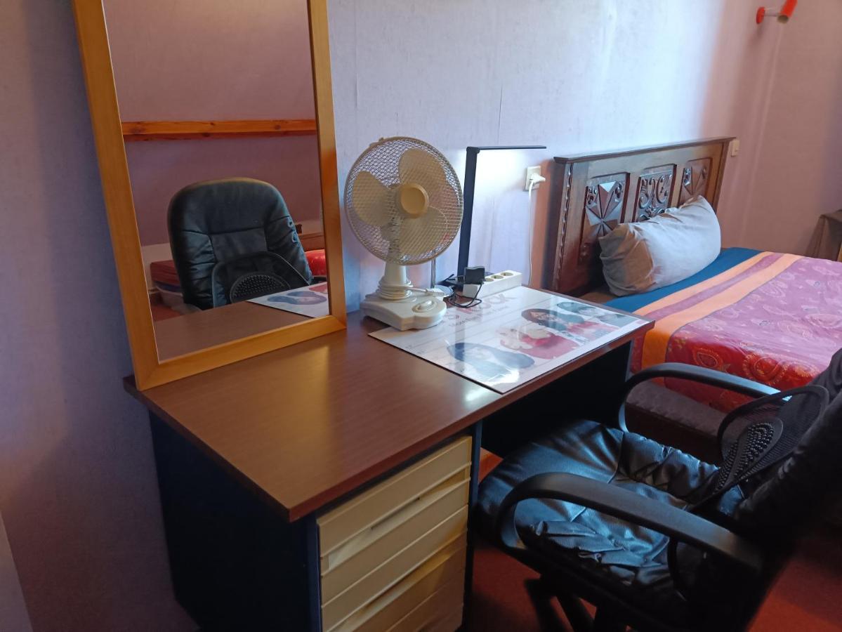 Lit 2 Personnes Grand Bureau Apartment Fruges Luaran gambar